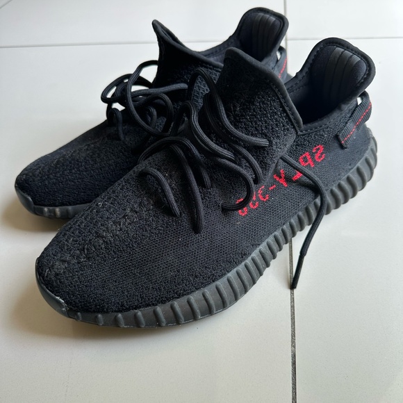 Adidas Yeezy Boost 350 V2 Low Bred Size 9.5 Mens Great Condition Black/Red - Picture 3 of 7